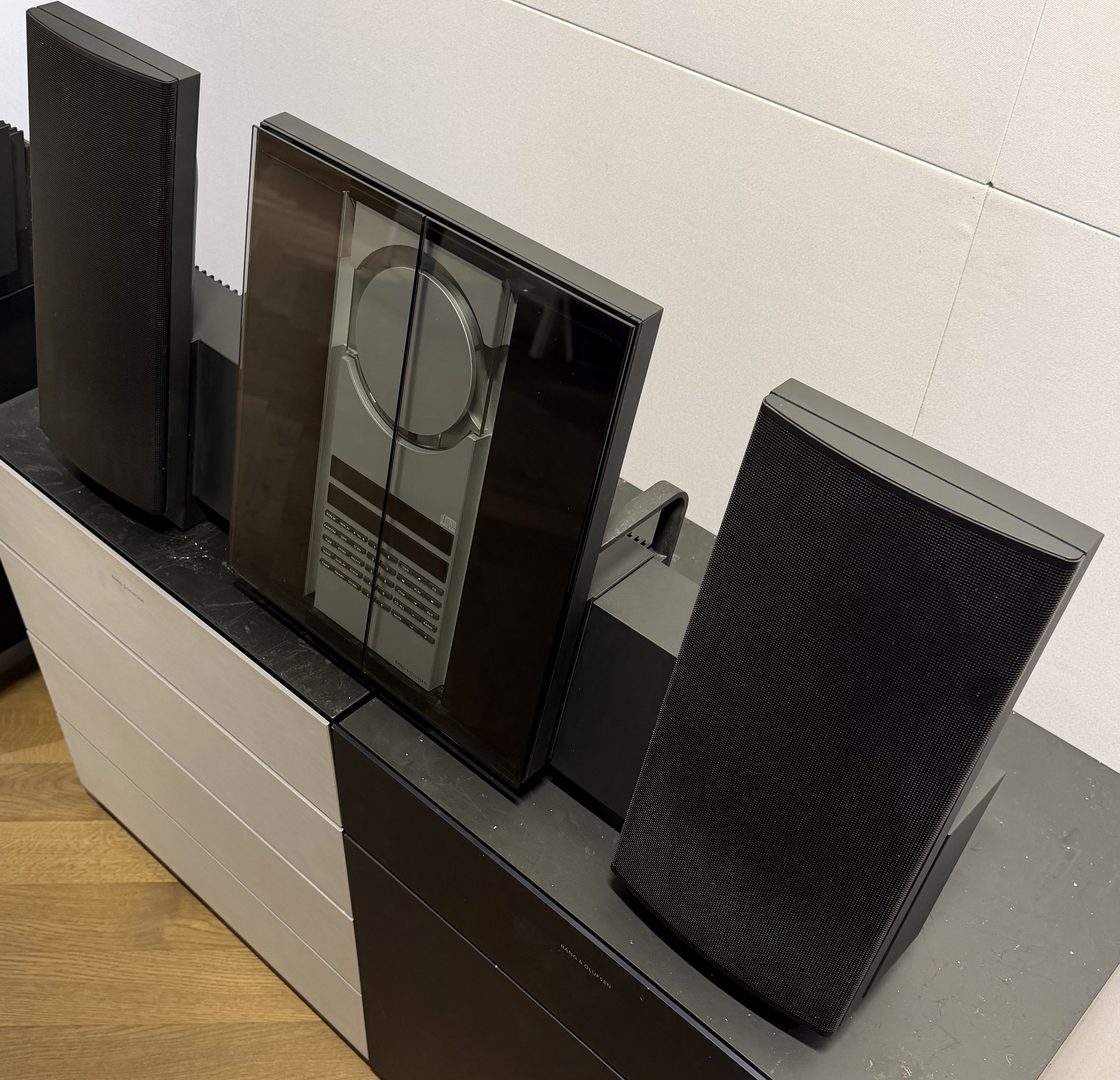 BeoSound 3000 MK2 med Beolab 2500 MK2 (16241032-1620002) | Bremdal